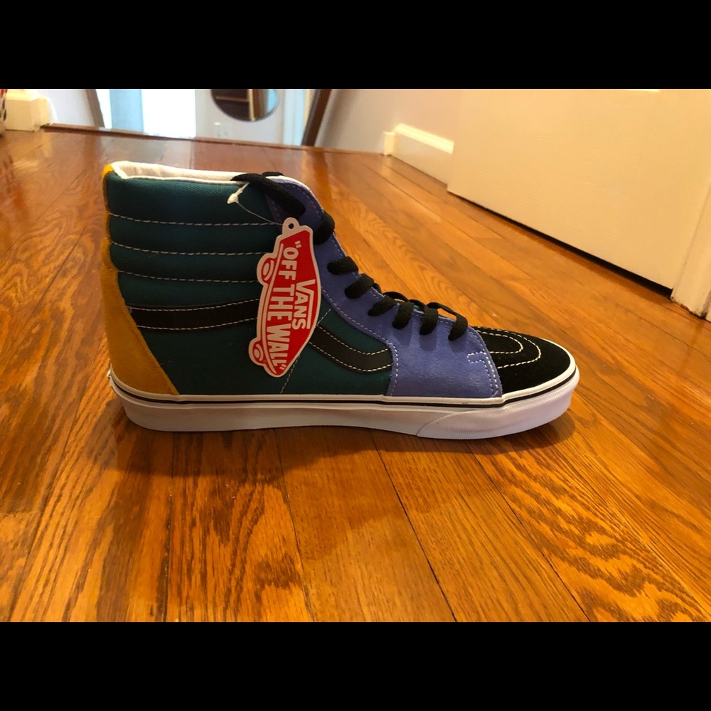 Vans - Picture 3 of 4